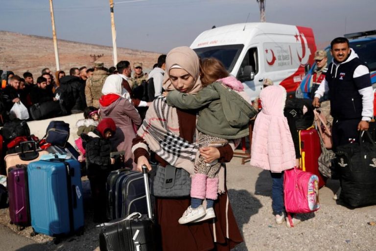 Miles de refugiados sirios regresan a casa respaldados por Naciones Unidas