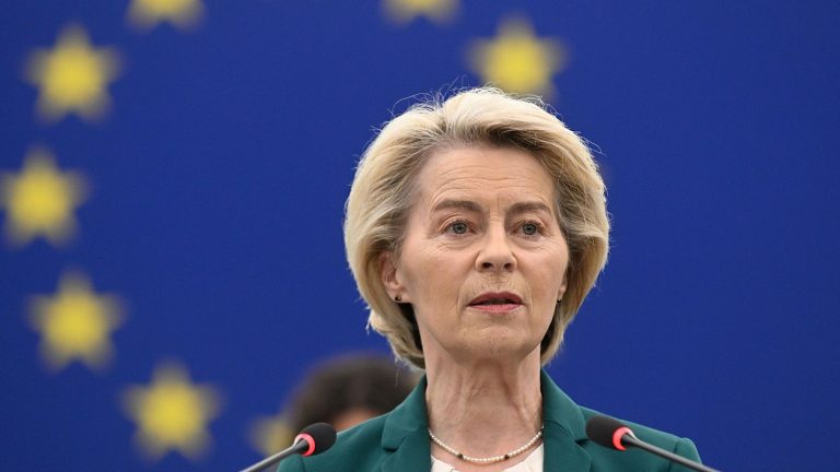 Ursula von der Leyen supera una moción de censura en el Parlamento Europeo