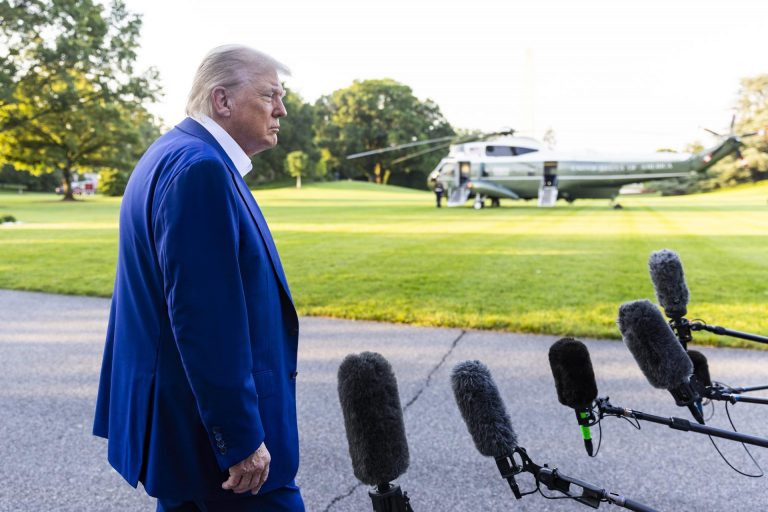 Trump estudia enviar armamento ofensivo a Ucrania en reunión clave con la OTAN