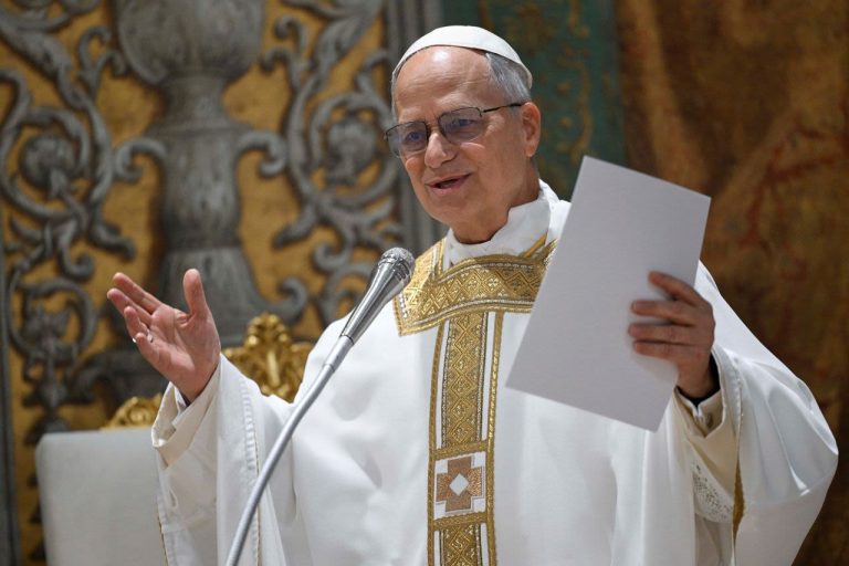 León XIV llama a un inmediato alto el fuego y condena ataque a la iglesia católica en Gaza