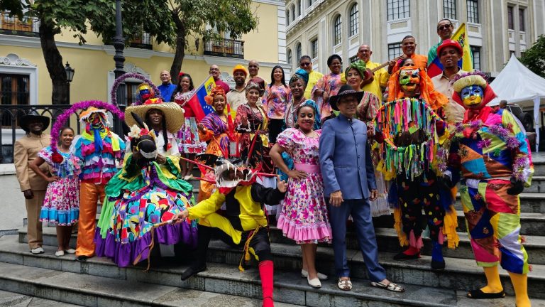 Agrupación Tradiciones de Venezuela finaliza con éxito su paso por festival folclórico en Portugal