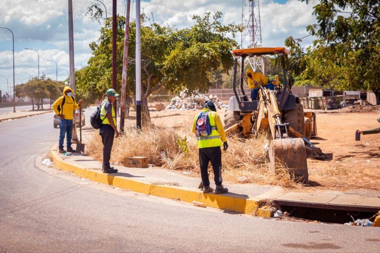 Alcaldía de Maracaibo promueve recolección de desechos sólidos en puntos críticos