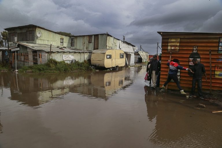 Al menos 8 muertos a causa de lluvias e inundaciones en Cabo Verde