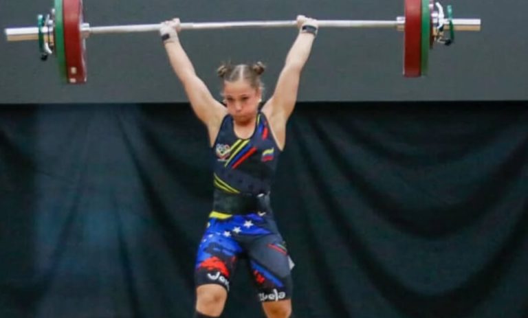 Kerlys Montilla da a Venezuela su primer oro en pesas en Asunción 2025