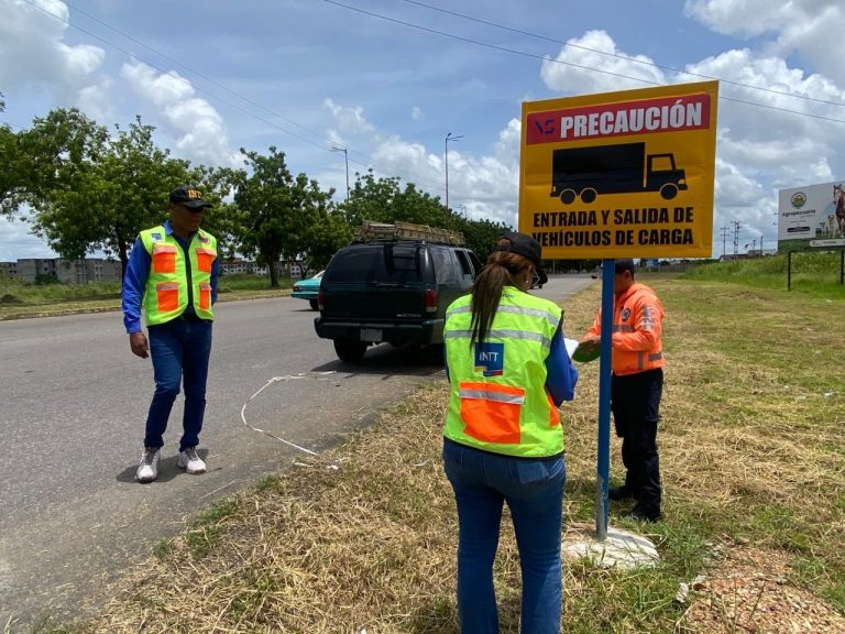 INTT desplegó operativo para fiscalizar vallas publicitarias en Troncal 11 de Maturín