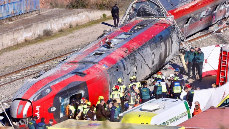 Suman 39 muertos y 73 heridos en accidente de trenes en el sur de España