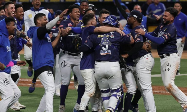 Magallanes supera a Caribes y lidera la serie final del béisbol venezolano 2-0