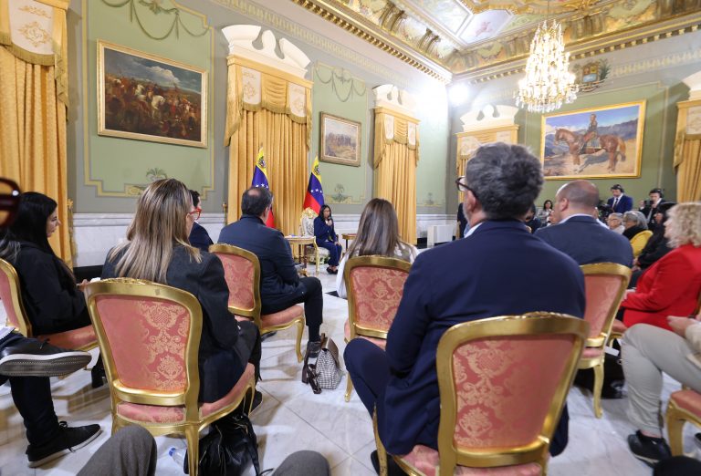 Presidenta encargada llama a combatir el odio y fortalecer la unión nacional