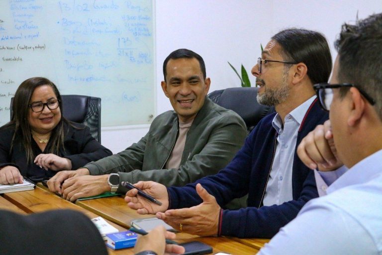 Ecosocialismo e Industrias coordinan acciones para fortalecer el desarrollo nacional