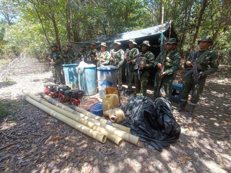 Efectivos de la FANB destruyen material de minería ilegal en estado Amazonas