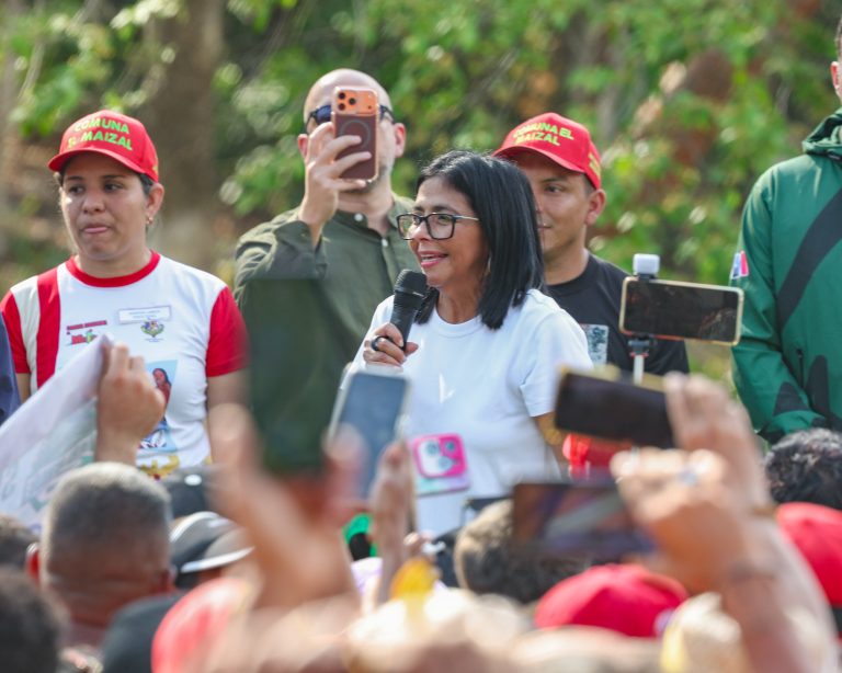 Presidenta encargada llama a participar este domingo en la Consulta Popular