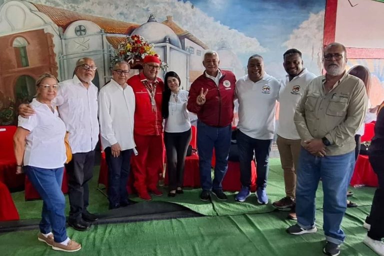 Reconocen trayectoria de Diablos Danzantes de Yare en honor al Corpus Christi