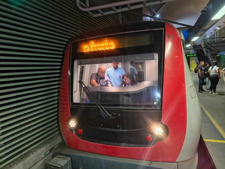 Metro Los Teques reincorpora tren para fortalecer servicio hacia Caracas