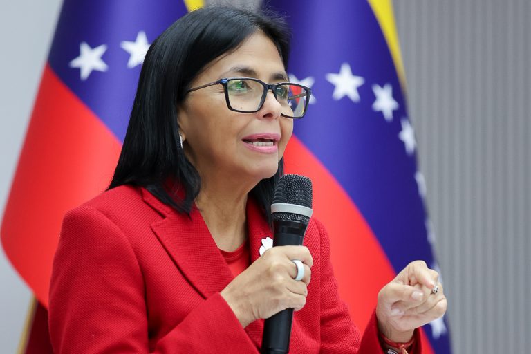 Presidenta Encargada Delcy Rodríguez recibe llamada de respaldo del presidente Trump