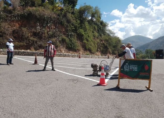 Asignan equipos de trabajo para mantenimiento vial en el estado Trujillo