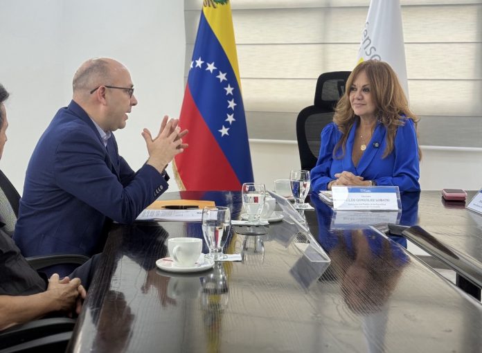 La reunión forma parte del ciclo de diálogo que la institución mantiene con actores nacionales e internacionales comprometidos con la defensa de los derechos humanos.
