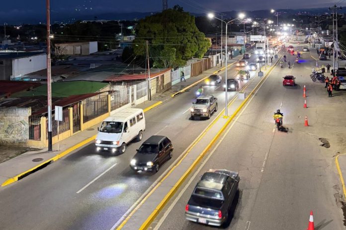 Plan de Iluminación vial en el punto y círculo del Hospital Central Universitario de Barquisimeto