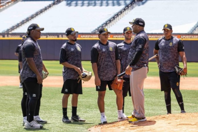 Leones del Caracas y Caribes de Anzoátegui inician su pretemporada en el béisbol profesional