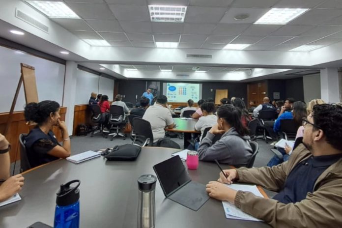 Ministerio de Salud e instancias internacionales fortalecen coordinación médica