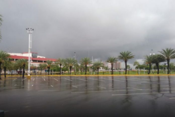 Inameh monitorea desplazamiento de la onda tropical número 52