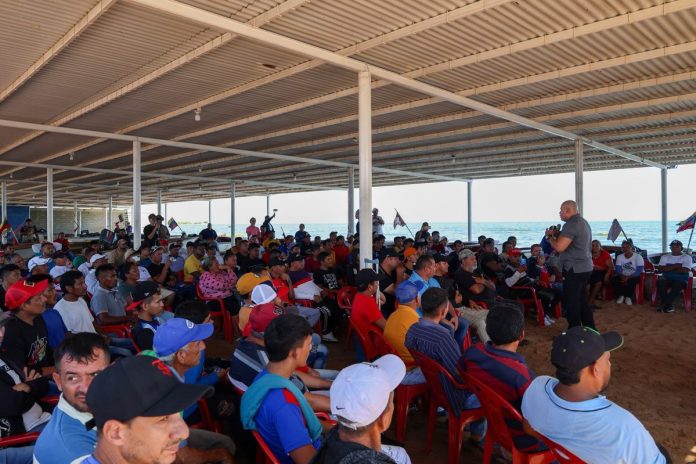 Ministro Loyo evalúa la cadena de valor del cangrejo azul con proveedores y plantas procesadoras del Zulia