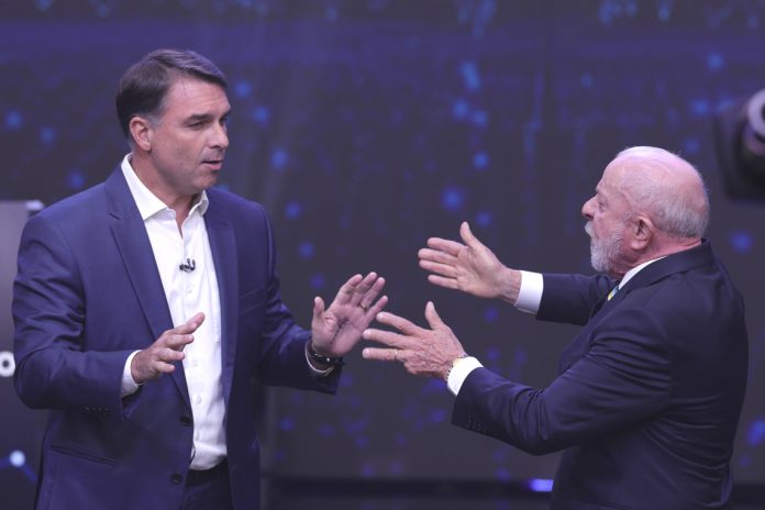 Lula y Flávio Bolsonaro dividen voto de electores en el extranjero en la segunda vuelta presidencial