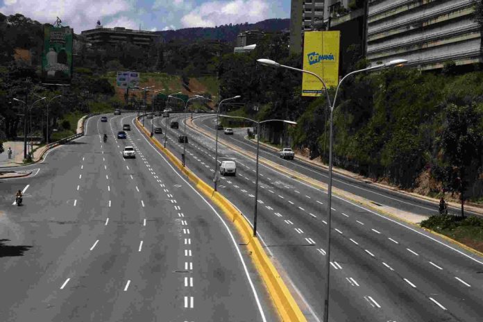 Ministerio de Transporte anuncia cierre nocturno en la Autopista Prados del Este
