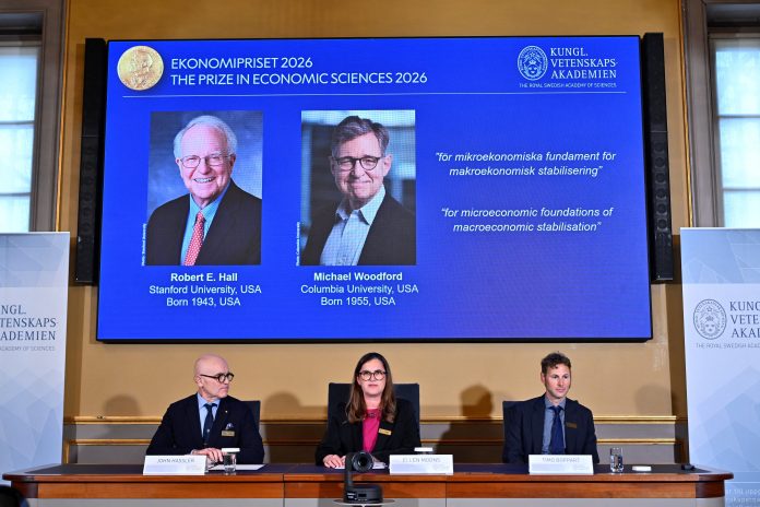 Banco de Suecia otorga premio Alfred Nobel a Robert Hall y Michael Woodford