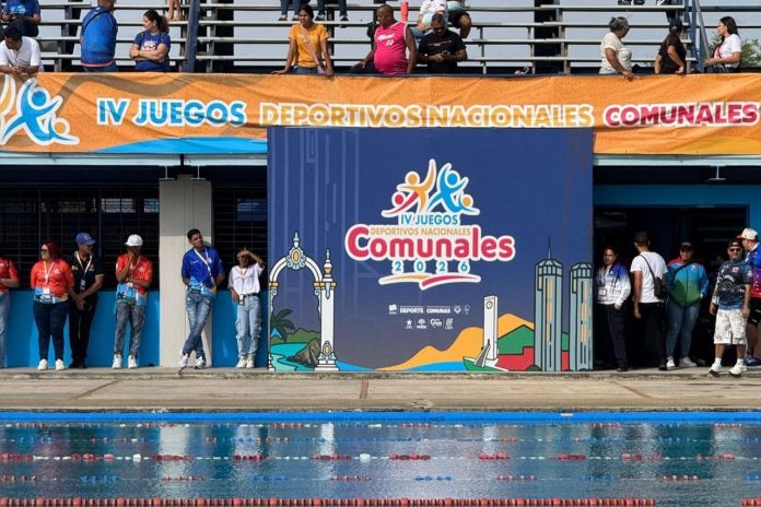 217 atletas iniciaron competición de natación en los Juegos Comunales