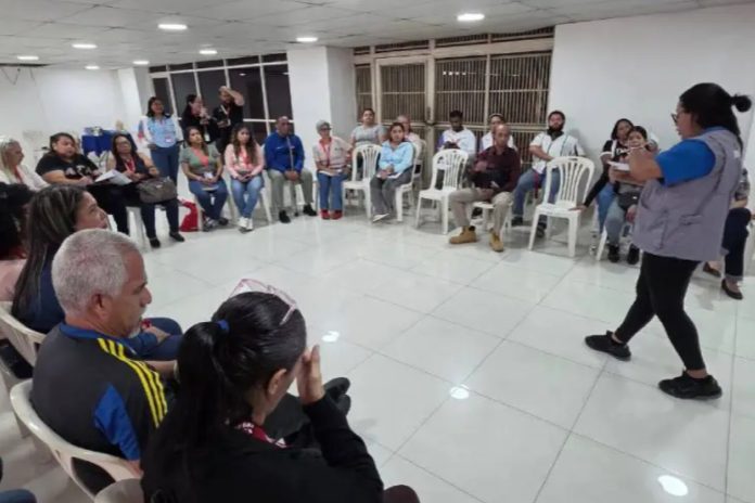 Ministerio de Salud y Fundación Vanessa Peretti inician formación en Lengua de Señas