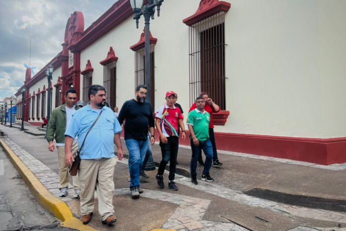 Ministro de Cultura evalúa espacios artísticos y patrimoniales de Barinas