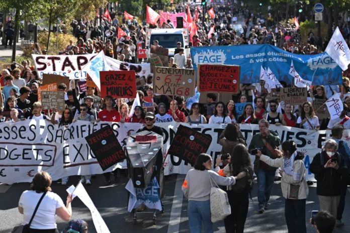 Protestas estudiantiles paralizan el 90% de las universidades francesas