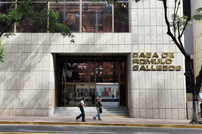 Inauguran muestra artística sobre vínculos íntimos y cotidianos en el Celarg