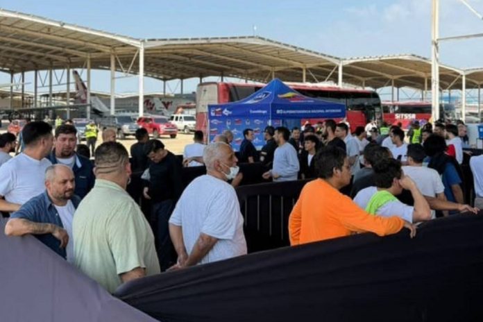 Arriban al país 305 venezolanos en nuevos vuelos de la Gran Misión Vuelta a la Patria
