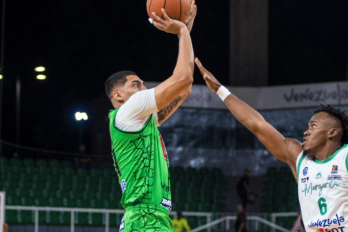 Cocodrilos domina a Guaiqueríes en la Liga Superior de Baloncesto Venezolano