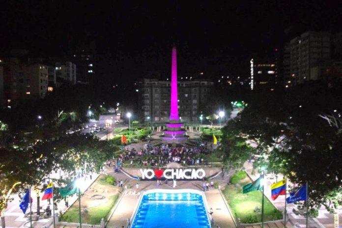 Iluminarán el Obelisco de Altamira este martes para concientizar sobre el cáncer de mama