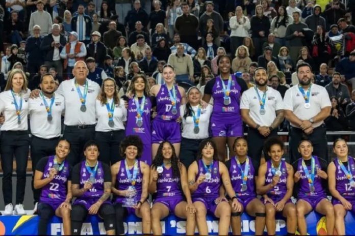 Selección femenina Sub15 de baloncesto se prepara en Caracas rumbo al Sudamericano