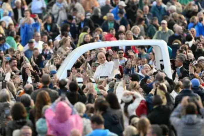 El papa León XIV retoma sus audiencias y el papamóvil tras su intervención quirúrgica