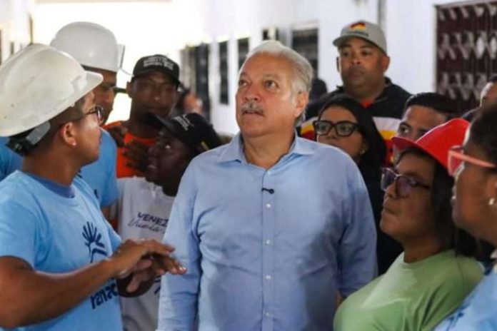 Gobernador de Miranda entregó viviendas rehabilitadas en Chacao mediante el Plan Venezuela Renace