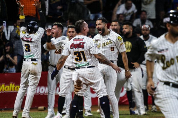 Leones derrota a Magallanes en duelo de los Eternos Rivales en la temporada 2026-2027 de la LVBP