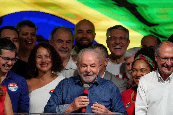 Presidente Lula da Silva anuncia impulsará marco regulatorio para plataformas digitales