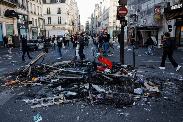 Francia activa toques de queda y restricciones a protestas ante el aumento de la violencia