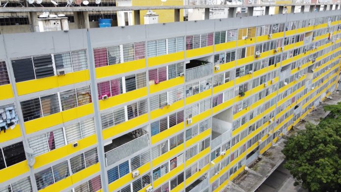 Alcaldesa de Caracas entrega 240 apartamentos rehabilitados en el urbanismo Omar Torrijos