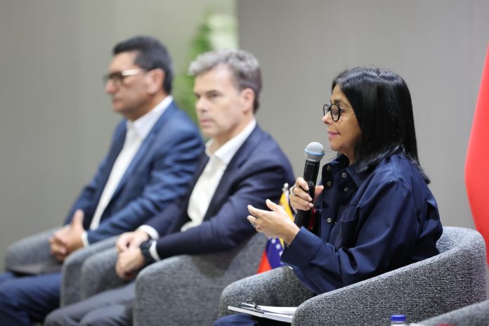Delcy Rodríguez destaca avances energéticos y récord de producción en Petrozamora