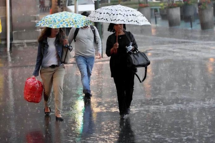 Vaguada situada sobre el mar Caribe occidental generará incremento de lluvias por la tarde y noche